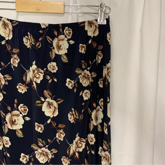 Vintage Rear Ends inc Whimsigoth Roses Maxi Skirt - Picture 2 of 7